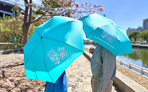 股東會紀念品送「傘Ｑ」 中鋼盼相伴投資人「花現幸福」