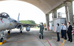 視導空軍第三聯隊 總統：因應中共軍演 大家辛苦了！