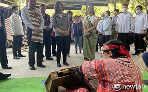 走訪松鶴文化健康站 蔡英文：我會老、和頭目一樣都需要長照