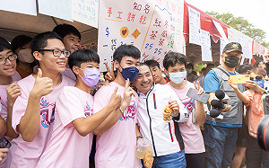 致謝母校嘉中是從警夢想的起源點 侯友宜談夢想：守護中華民國　　