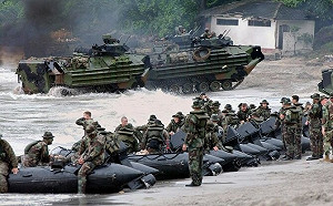 第一島鏈回來了！ 與韓菲日重新盟誓 美部署新月型包圍圈對付中國