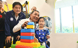 和郭台銘民調差距不到1％ 侯友宜：大家不分你我團結在一起        