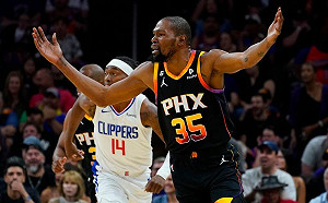 NBA季後賽／Booker狂轟38分　太陽勝快艇