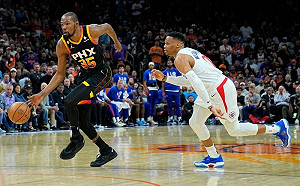 動人一幕　杜威賽後在球員通道擁抱