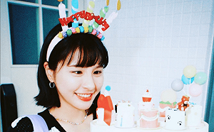 崩壞照曝光！峮峮33歲生日慘遭「奶油洗臉」