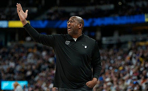 終結國王季後賽荒!教頭Brown獲全票最佳教練