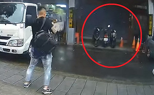 衰捲土城槍擊！當鋪外這「三台機車」成最慘苦主...