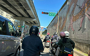 機車肇事率居高不下！王國材：擬免2段式左轉