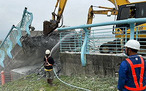觀音坑溪橋面倒塌工安意外 新北高灘處 ：按計劃施工