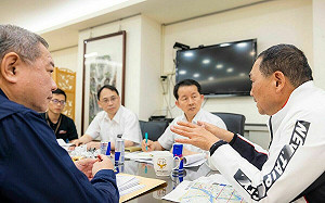 回台趕緊｢侯侯做代誌｣飛奔市刑大 侯友宜再嗆：犯罪者一個都不放過