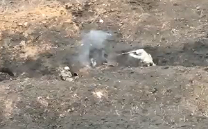 (影) 奪命壕溝戰! 堅守巴赫穆特 烏軍清理俄軍防線內最後躲藏者