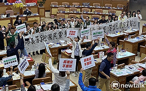 照著韓國瑜劇本演出？新北議會強行提前總質詢 林俊憲：照著韓國瑜的方式失敗