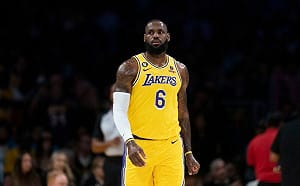 詹皇發揮不佳　追分時期被換下場