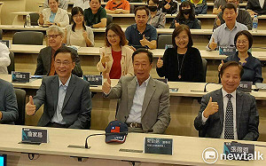 郭台銘：選總統主軸政見是｢新十大建設｣ 台灣可同時擁有尊嚴與和平