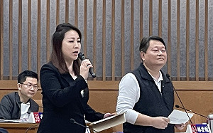 劉美芳遞芭樂暗喻手榴彈  侯友宜強調警方在戰時應避免趁火打劫 