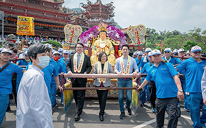 挨批觀光業落後新加坡 蔡英文：第一季來台已超過百萬人次 