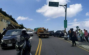 誤判？合歡山花季取消交管雙向大塞車 警方：明視車流量機動管制