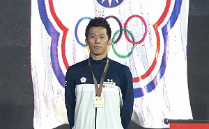 「鞍馬王子」完美落地！李智凱體操世界盃開羅站摘金