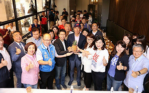 南下與藍營民代座談全程台語！郭台銘：以「新十大建設」改變台灣