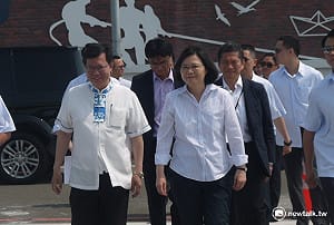 鄭文燦為前瞻斷肋骨  蔡英文開玩笑：該減胖了！