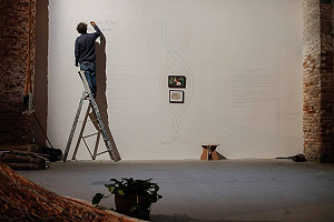 威尼斯美術雙年展！鄭麗君赴歐為臺灣館藝術家打氣