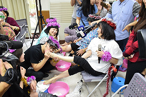 搏很大! 星光閃閃的母親節 余天全家撩落去!