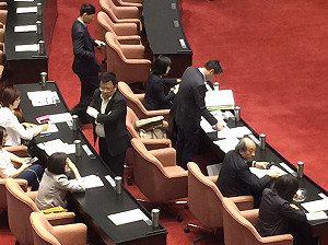 杯葛前瞻》藍自己提案自己反對　蔡其昌：很難看