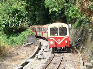 今年第4次！阿里山小火車再傳出軌
