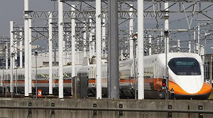 好險沒事！10年來首次大烏龍 高鐵回送列車跑錯軌道