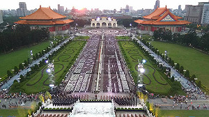 慈濟萬人浴佛  總統們、使節們虔誠祈禱、大回向