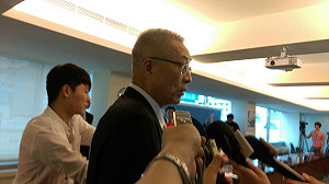 洪陣營質疑人頭黨員  吳敦義：投有意見