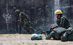 解放軍要跟國軍打巷戰？ 陸媒囂張嗆不必有同情心 : 先準備這2武器.......