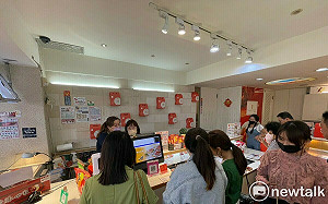 員工失手加雙倍飛魚卵   爆量香腸意外引發瘋搶話題