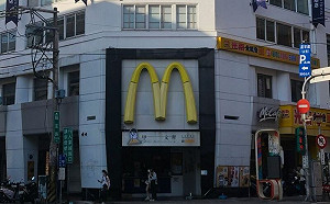 麥當勞粉絲哭哭！台中骨灰級2地標店喊關