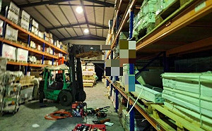 磁磚公司老闆深夜前往工廠　「卡」堆高機亡