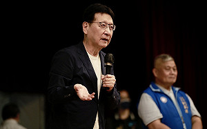 主持左楠立委擬參選人座談   趙少康：兩人參選必敗