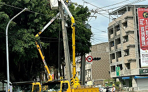 高雄雷雨造成湖內停電  3914戶兩小時復電