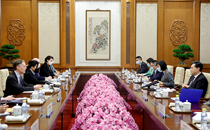 避免關係螺旋式下滑! 秦剛會見美駐中大使： 籲正確處理台灣問題 