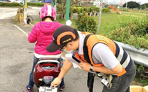 遏止微型電動二輪車非法改裝上路 監警小組加強稽查！