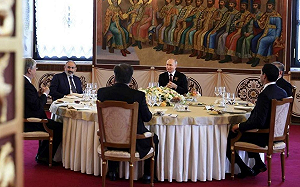 盧卡申科怎麼了？ 未出席普丁國宴 網傳還被救護車載往機場