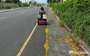 大橋國中周遭未設置人行道  學生市民穿梭車陣險象環生