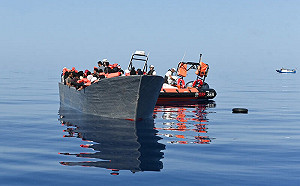 地中海偷渡人數增3倍破紀錄 移民危機延燒歐盟內政外交