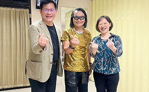 雙金歌王沈文程台中首度開唱  林佳龍偕妻出席共度母親節