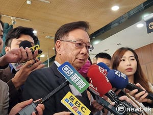 宣明智開腦取出160ml血塊！宣昶有：病況穩定已睜眼、雙腳可活動　