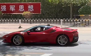 (影) 「作風優良 能打勝仗」？ 解放軍這台紅色法拉利惹眾怒 
