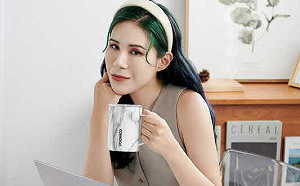 丹妮婊姐曬素顏照嘆「皮膚太好工作被取消」 網驚：是炫耀文！