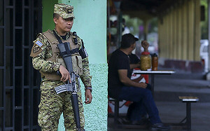 出絕招！薩爾瓦多一警察疑遭幫派殺害 5500多名軍警包圍事發城市