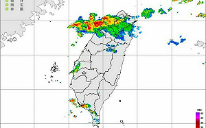 雷雨夜襲北台灣！打雷閃電不斷  網：希望灌滿水庫