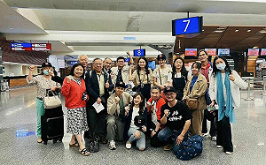 台灣人抗議「習病毒」 中國駐日內瓦辦事處前舉牌