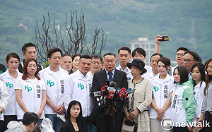 蔡英文7週年自評「懂得反省」 柯文哲嗆：只有反省沒改進沒有用